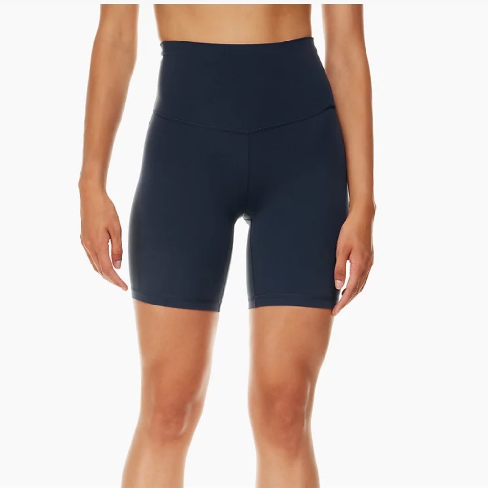 Aritzia TnaBUTTER Cheeky Hi-Rise 7” Short